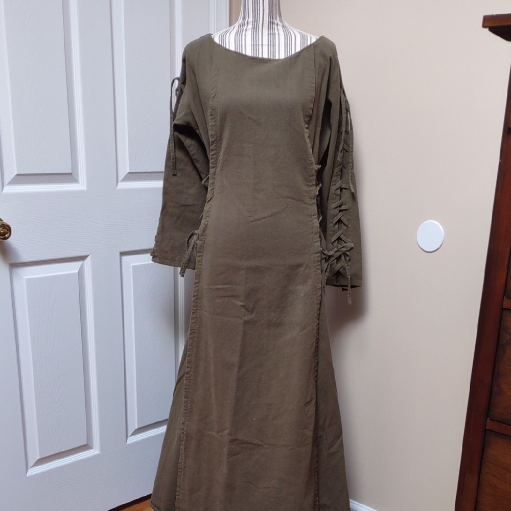 Epic Armoury Priestess LARP Dress Size XL - Picture 2 of 16